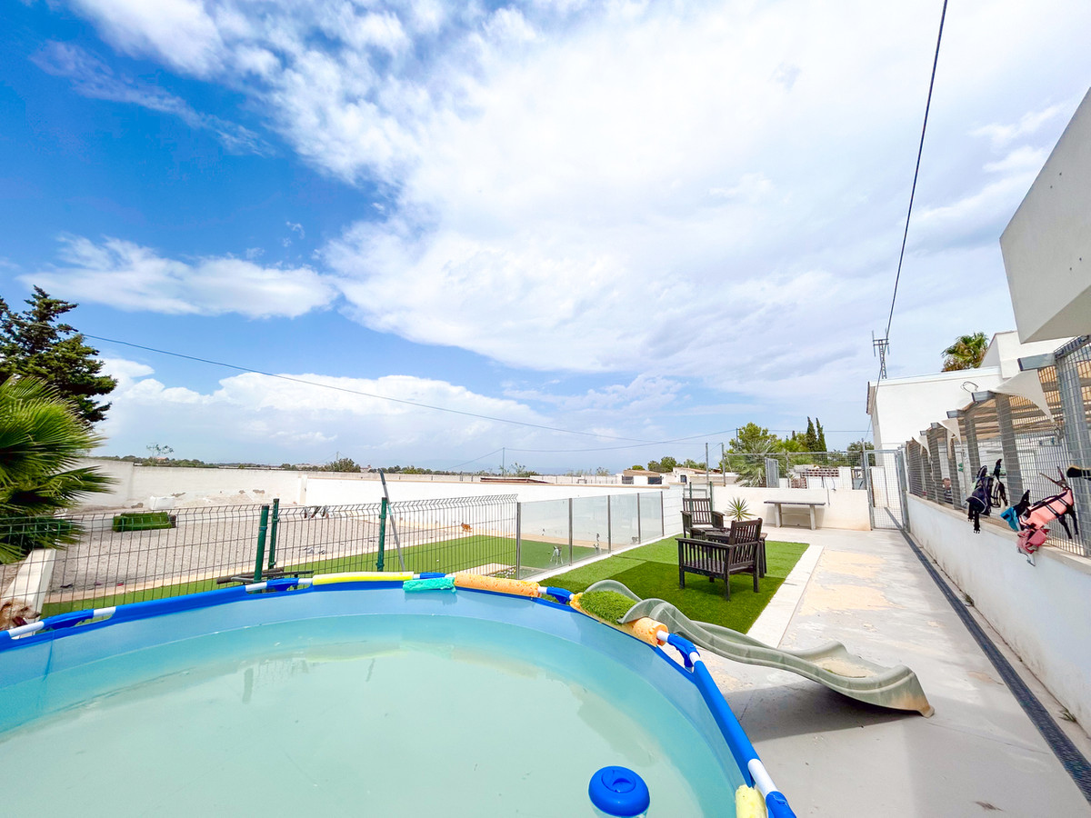 For sale - 8 Bedroom 4 Bathroom House - Detached Villa in Los Montesinos - Los Montesinos Centro  - Alicante