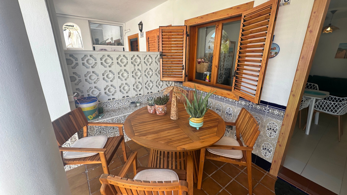 For sale - 3 Bedroom 2 Bathroom House - Townhouse in Torrevieja - La Mata  - Alicante