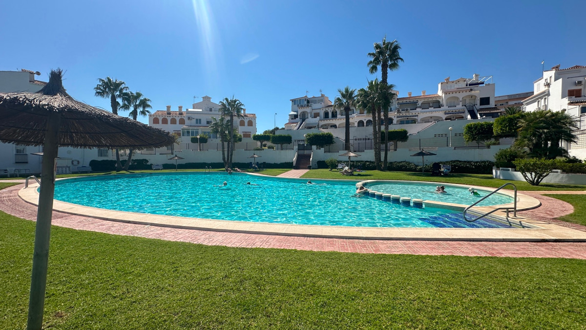 For sale - 3 Bedroom 2 Bathroom House - Townhouse in Torrevieja - La Mata  - Alicante