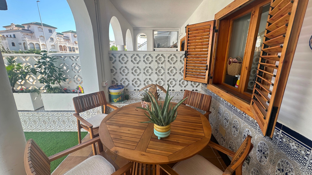For sale - 3 Bedroom 2 Bathroom House - Townhouse in Torrevieja - La Mata  - Alicante