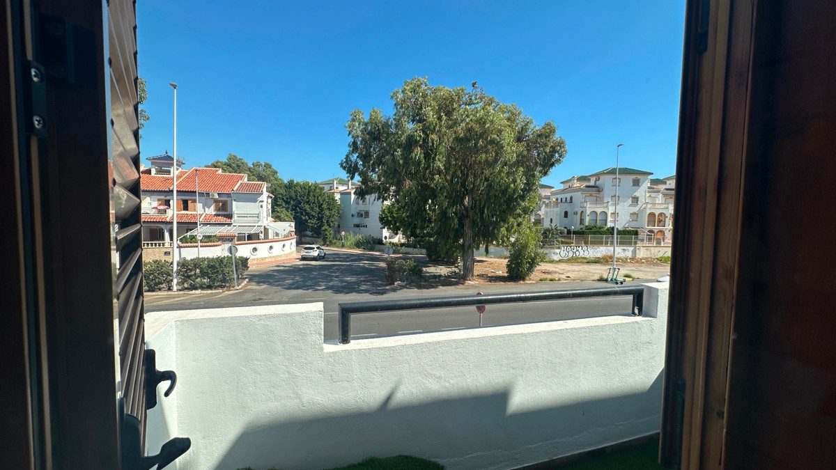 For sale - 3 Bedroom 2 Bathroom House - Townhouse in Torrevieja - La Mata  - Alicante
