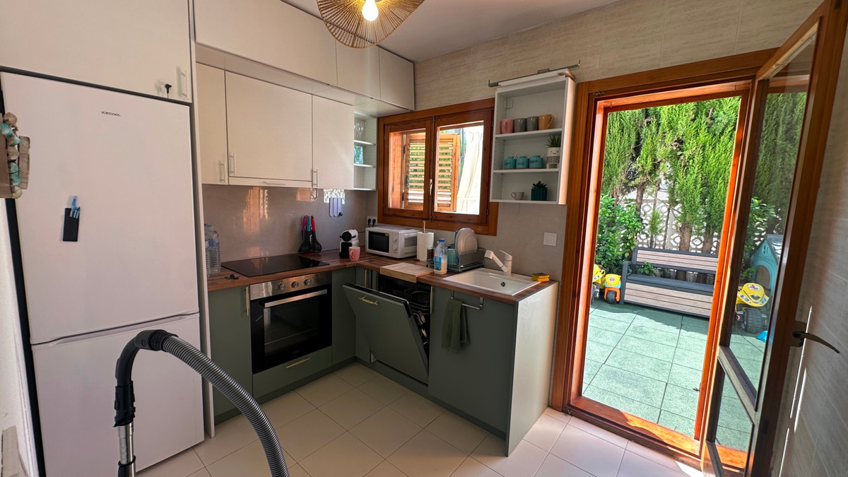 For sale - 3 Bedroom 2 Bathroom House - Townhouse in Torrevieja - La Mata  - Alicante