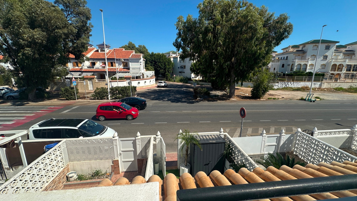 For sale - 3 Bedroom 2 Bathroom House - Townhouse in Torrevieja - La Mata  - Alicante
