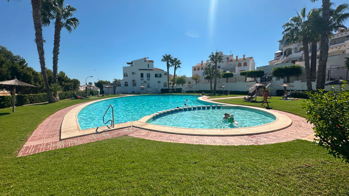 For sale - 3 Bedroom 2 Bathroom House - Townhouse in Torrevieja - La Mata  - Alicante