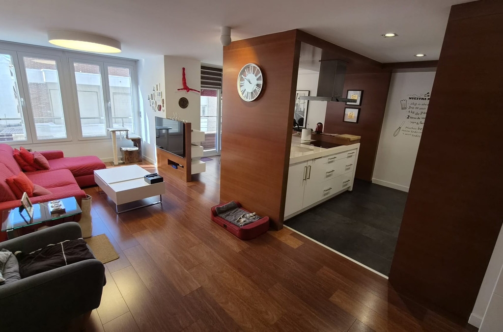 4 Bedroom 2 Bathroom Apartment - Middle Floor Apartment in Torrevieja