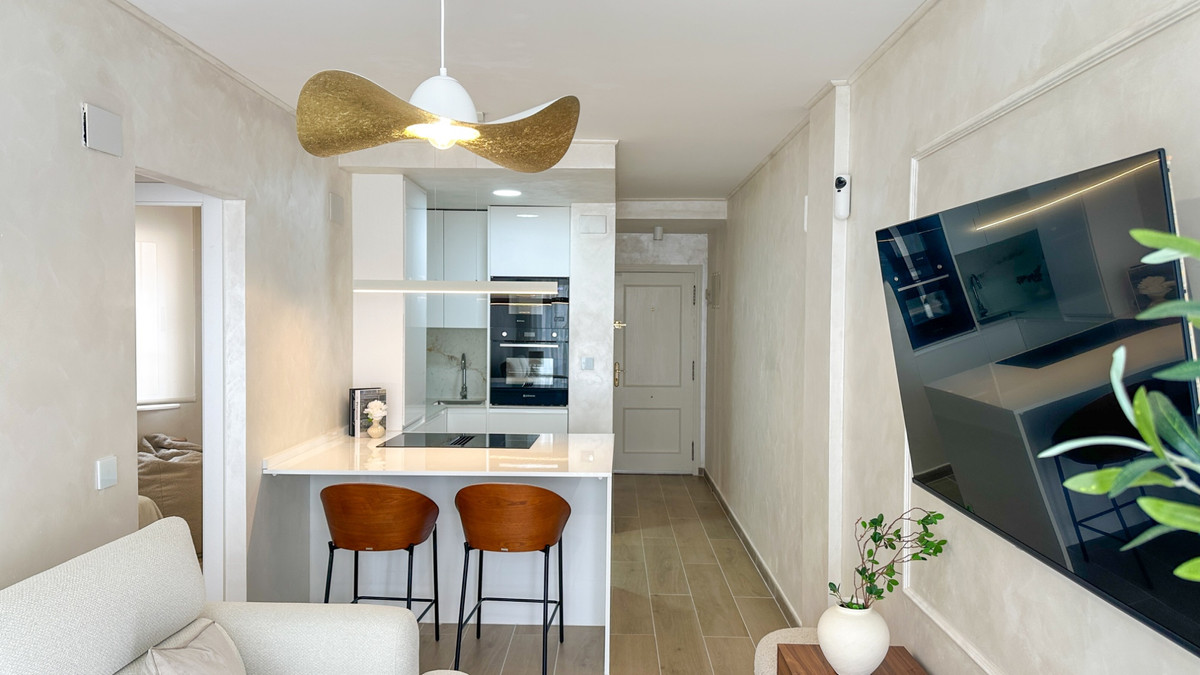 For sale - 2 Bedroom 1 Bathroom Apartment - Penthouse in Torrevieja - Torrevieja Centro  - Alicante