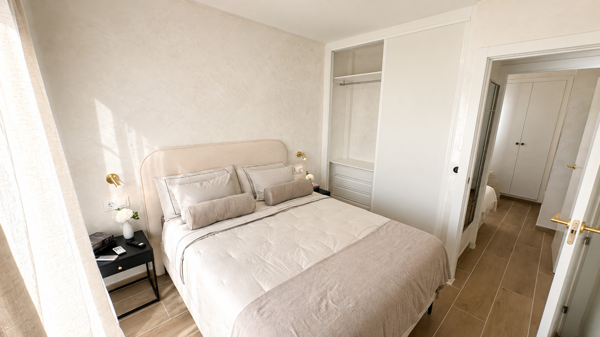 For sale - 2 Bedroom 1 Bathroom Apartment - Penthouse in Torrevieja - Torrevieja Centro  - Alicante