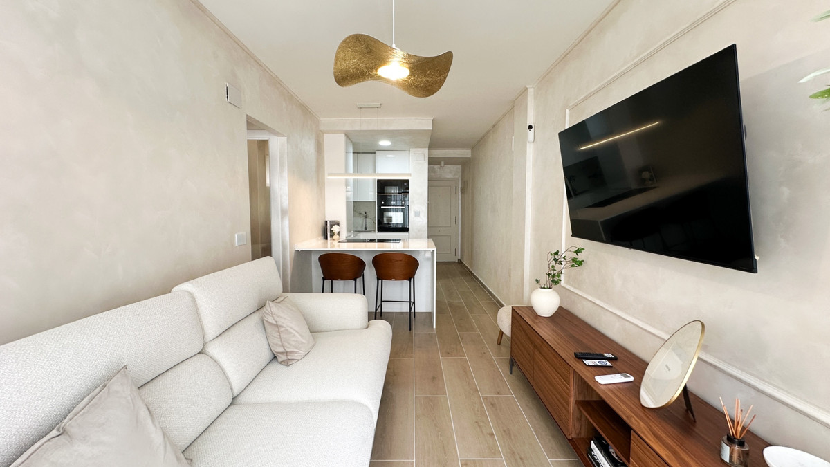 For sale - 2 Bedroom 1 Bathroom Apartment - Penthouse in Torrevieja - Torrevieja Centro  - Alicante