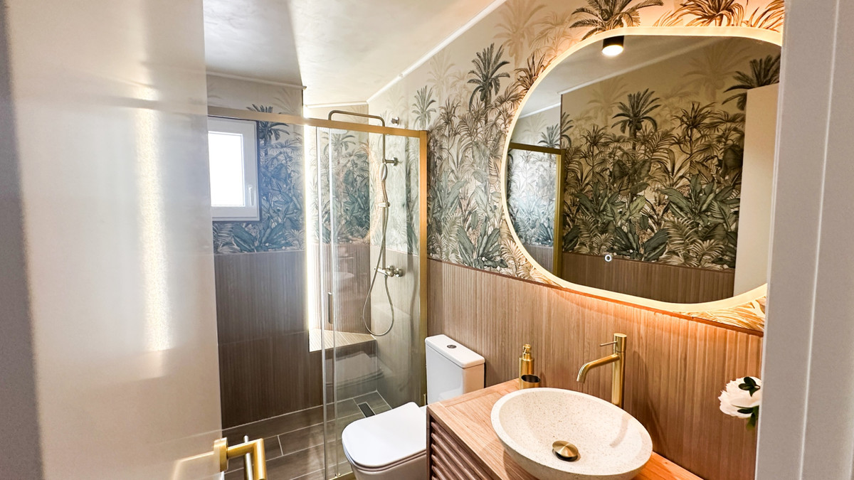 For sale - 2 Bedroom 1 Bathroom Apartment - Penthouse in Torrevieja - Torrevieja Centro  - Alicante
