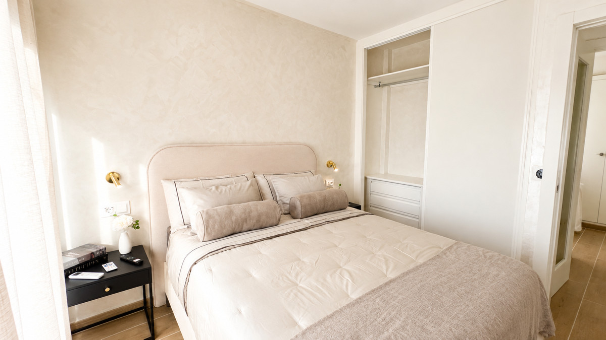 For sale - 2 Bedroom 1 Bathroom Apartment - Penthouse in Torrevieja - Torrevieja Centro  - Alicante