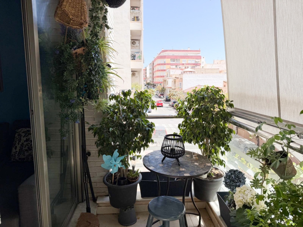3 Bedroom 2 Bathroom Apartment - Middle Floor Apartment in Torrevieja