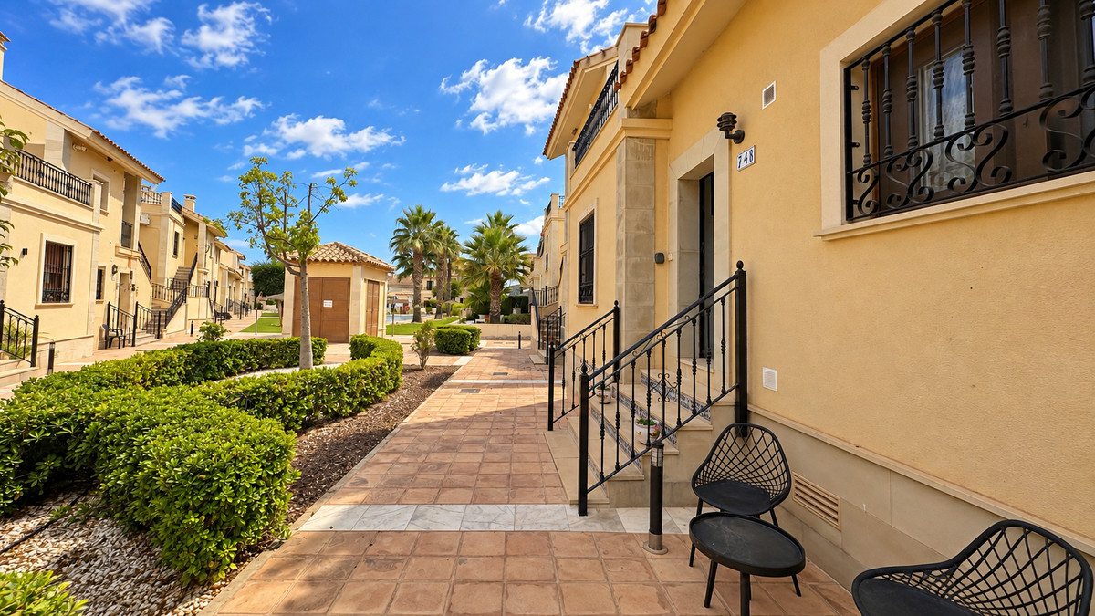 For sale - 2 Bedroom 2 Bathroom House - Townhouse in Algorfa - La Finca Golf  - Alicante