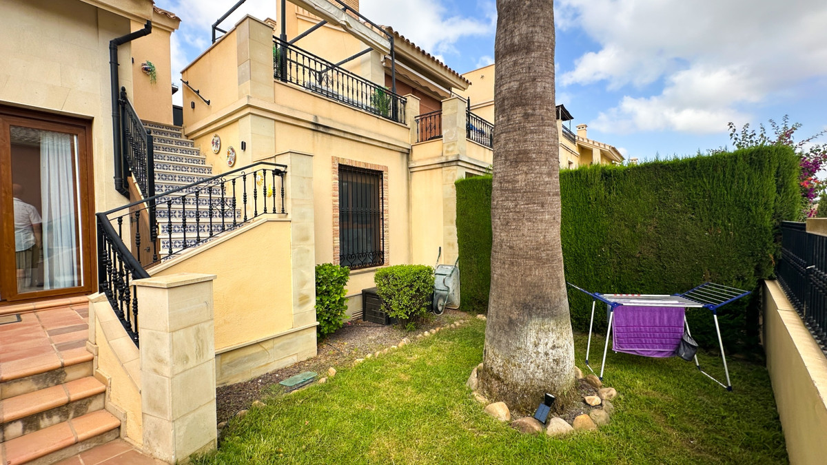 For sale - 2 Bedroom 2 Bathroom House - Townhouse in Algorfa - La Finca Golf  - Alicante