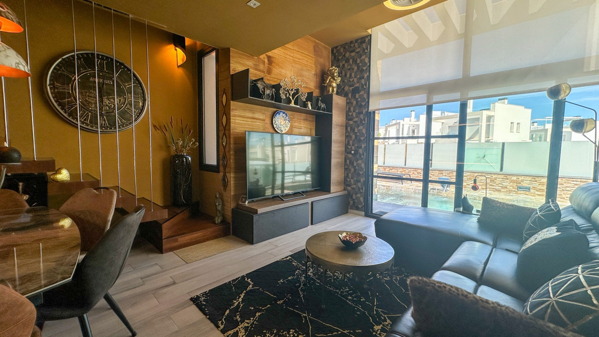 For sale - 3 Bedroom 3 Bathroom House - Detached Villa in Orihuela - Lomas de Cabo Roig  - Alicante