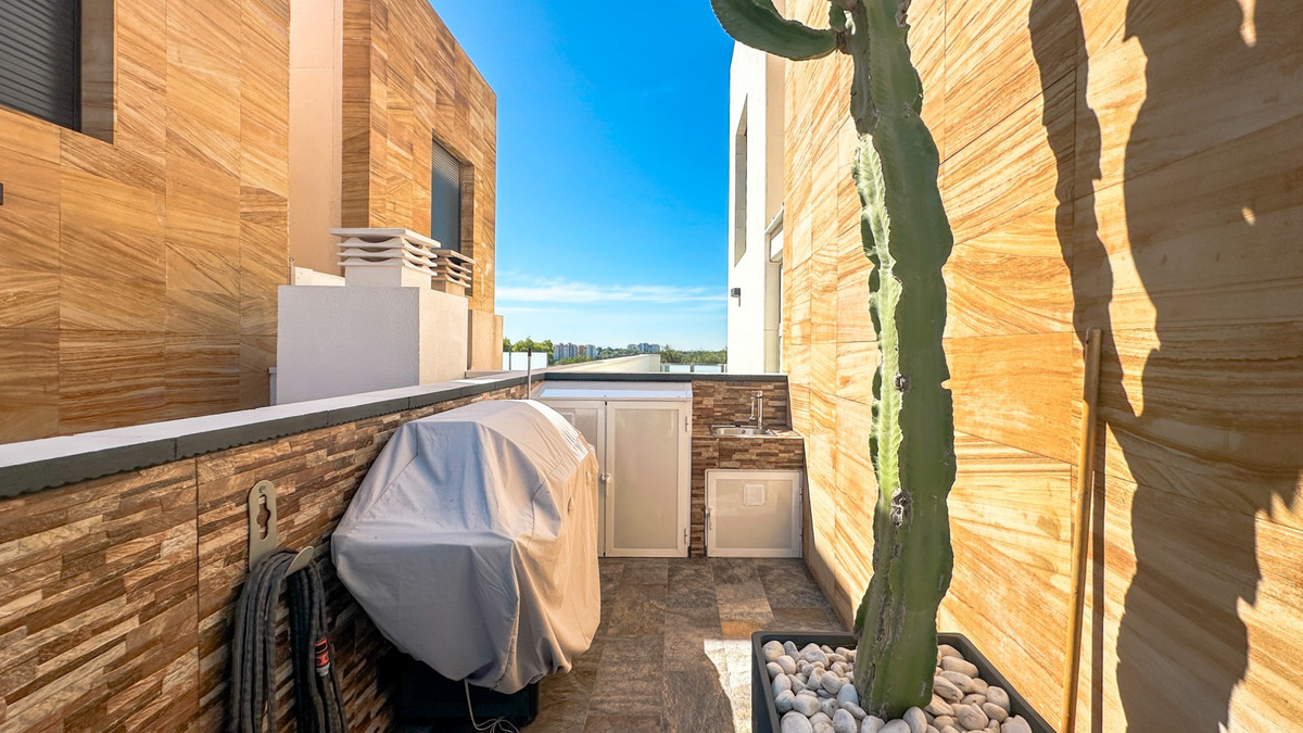 For sale - 3 Bedroom 3 Bathroom House - Detached Villa in Orihuela - Lomas de Cabo Roig  - Alicante