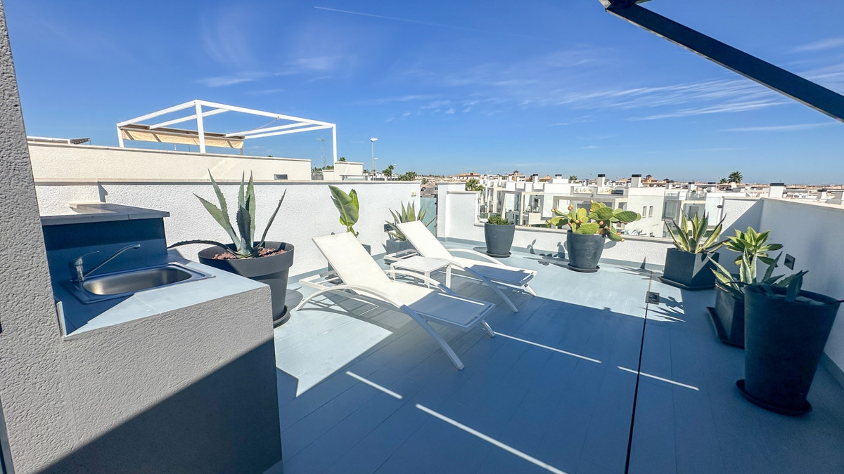 For sale - 3 Bedroom 3 Bathroom House - Detached Villa in Orihuela - Lomas de Cabo Roig  - Alicante