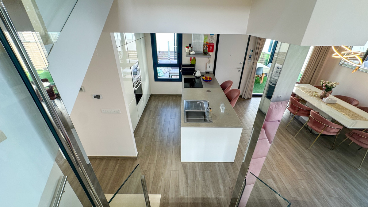 For sale - 5 Bedroom 3 Bathroom House - Detached Villa in Torrevieja - Torrevieja Centro  - Alicante