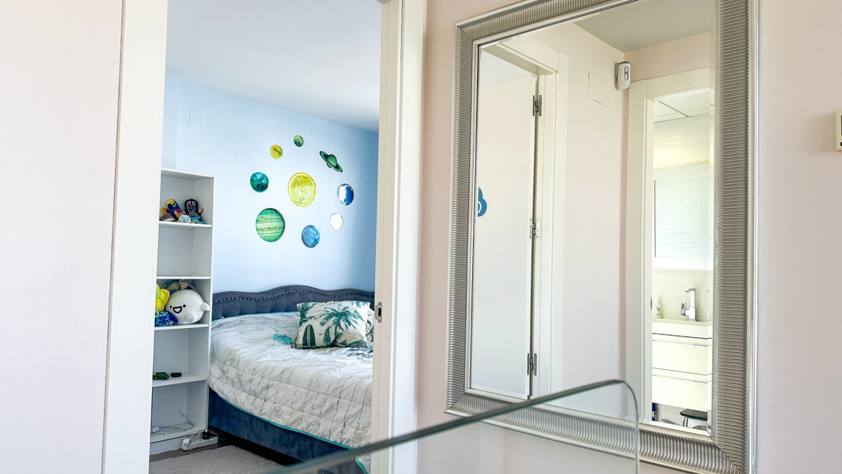 For sale - 5 Bedroom 3 Bathroom House - Detached Villa in Torrevieja - Torrevieja Centro  - Alicante