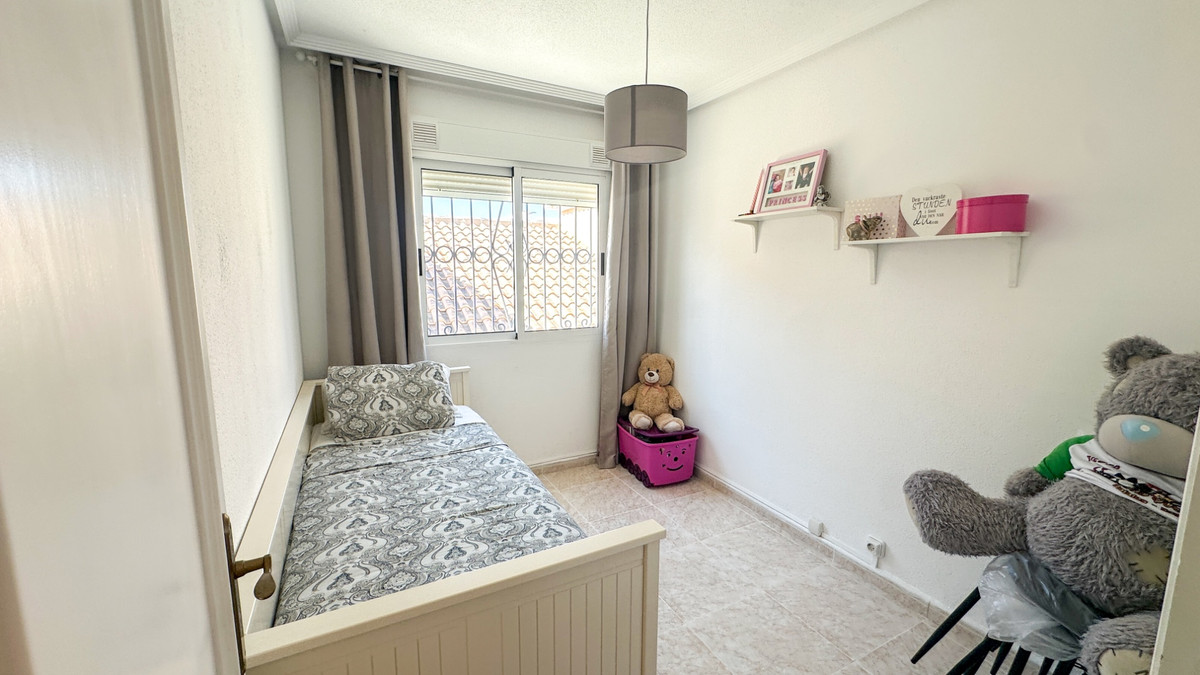 For sale - 4 Bedroom 2 Bathroom House - Townhouse in Orihuela - Los Altos  - Alicante