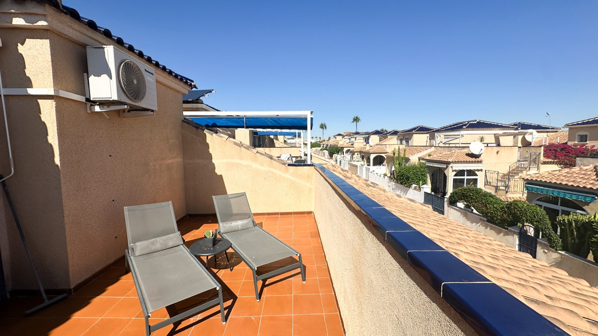 For sale - 4 Bedroom 2 Bathroom House - Townhouse in Orihuela - Los Altos  - Alicante