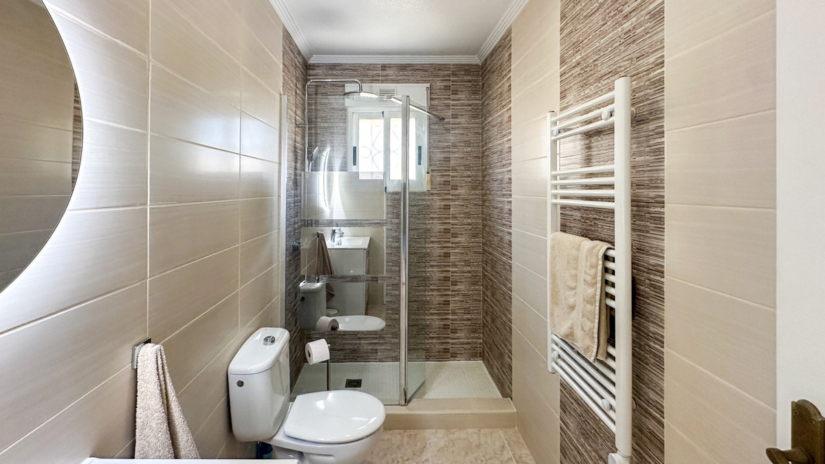 For sale - 4 Bedroom 2 Bathroom House - Townhouse in Orihuela - Los Altos  - Alicante