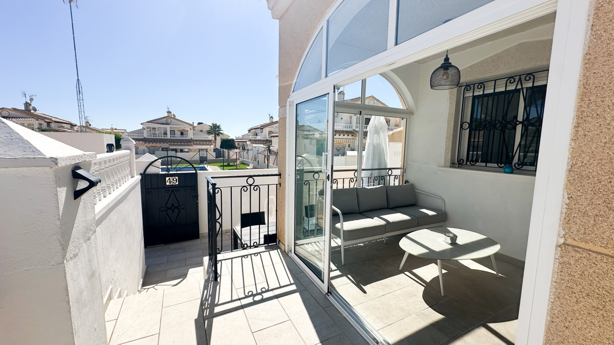 For sale - 4 Bedroom 2 Bathroom House - Townhouse in Orihuela - Los Altos  - Alicante