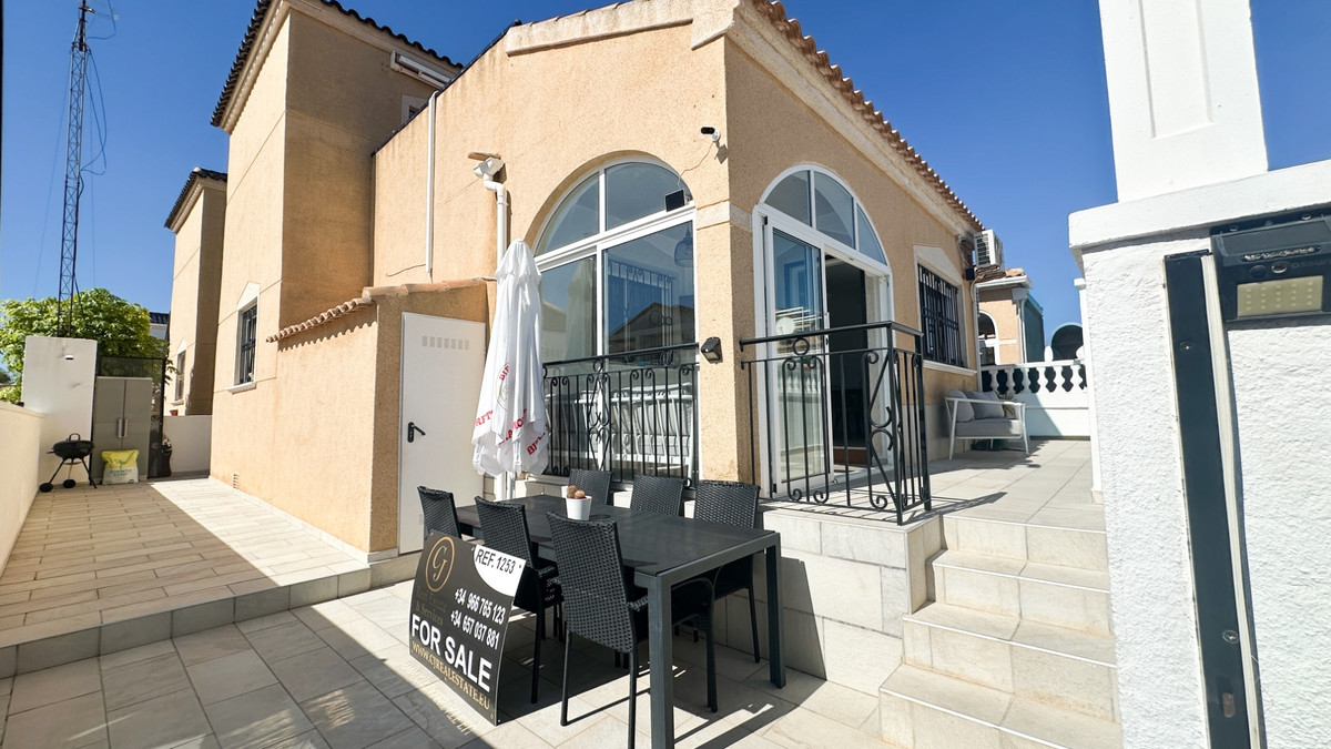 For sale - 4 Bedroom 2 Bathroom House - Townhouse in Orihuela - Los Altos  - Alicante