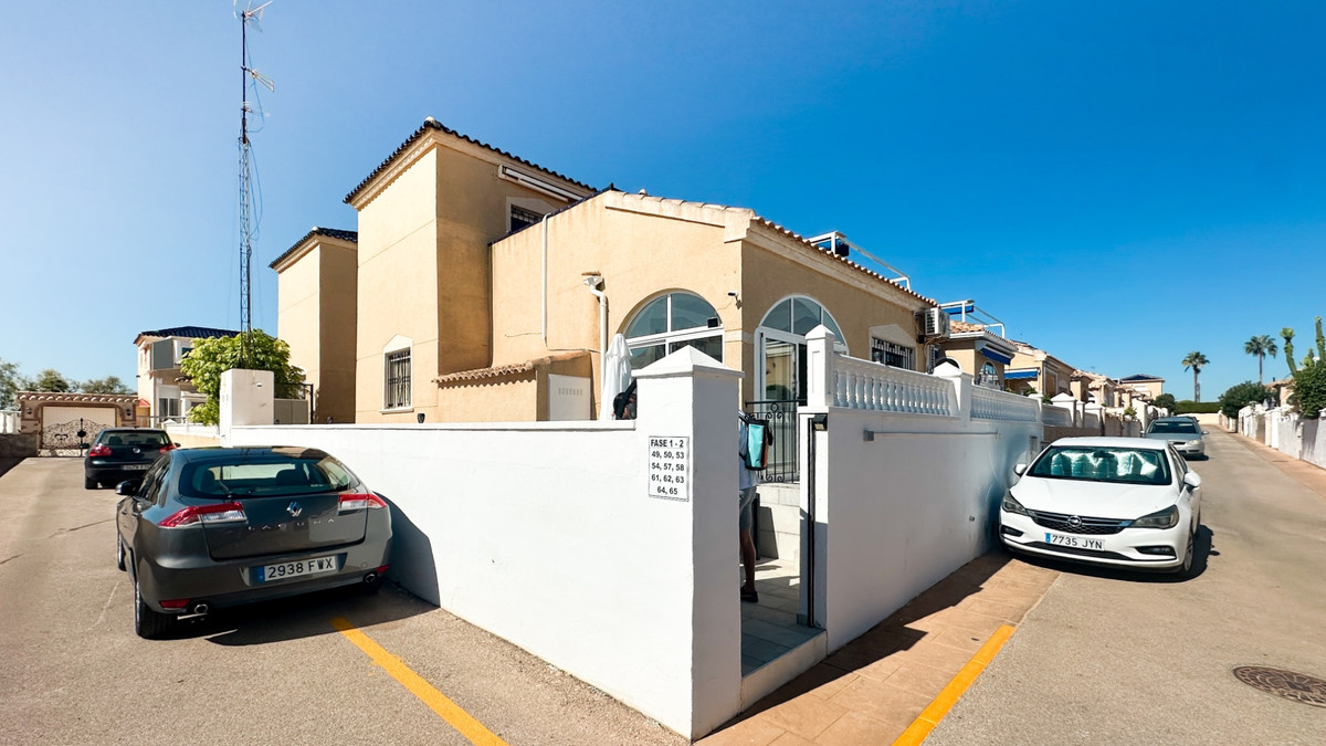 For sale - 4 Bedroom 2 Bathroom House - Townhouse in Orihuela - Los Altos  - Alicante