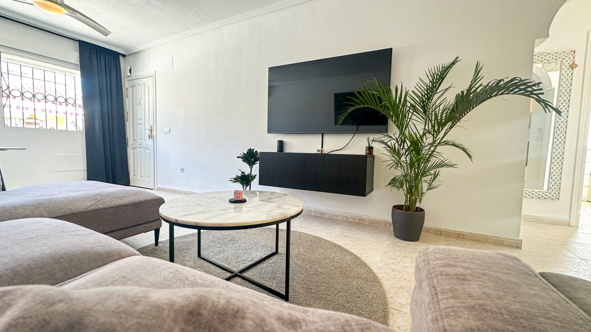 For sale - 4 Bedroom 2 Bathroom House - Townhouse in Orihuela - Los Altos  - Alicante