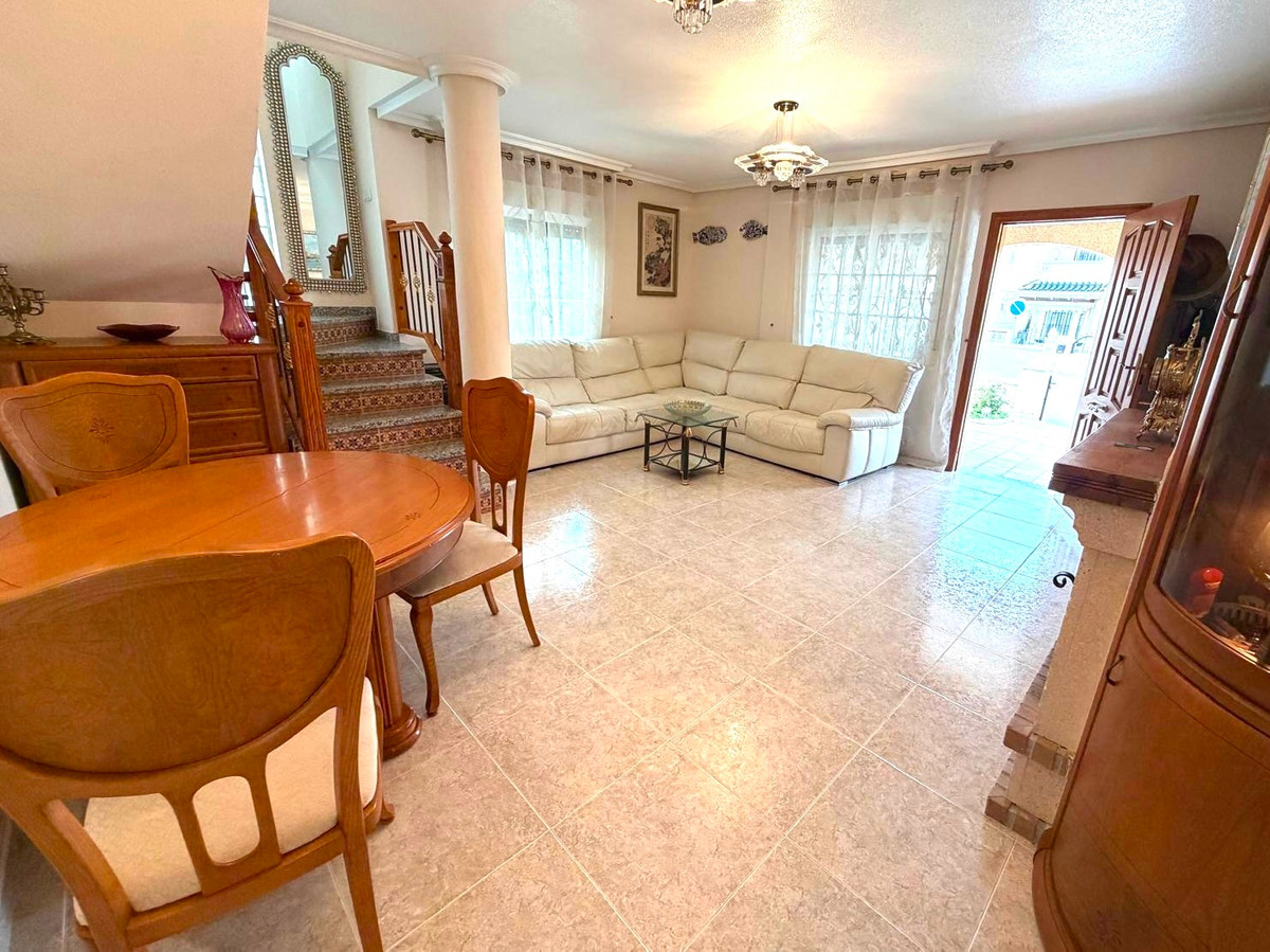 For sale - 3 Bedroom 2 Bathroom House - Detached Villa in Orihuela - Orihuela Costa  - Alicante