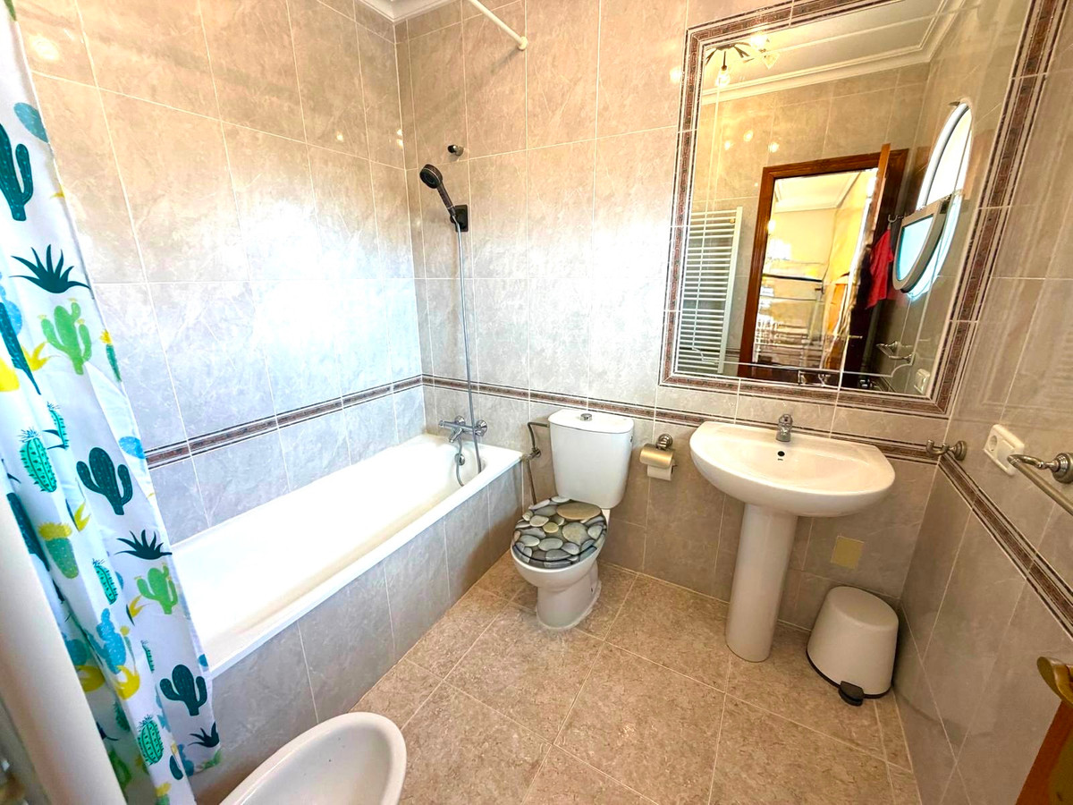 For sale - 3 Bedroom 2 Bathroom House - Detached Villa in Orihuela - Orihuela Costa  - Alicante