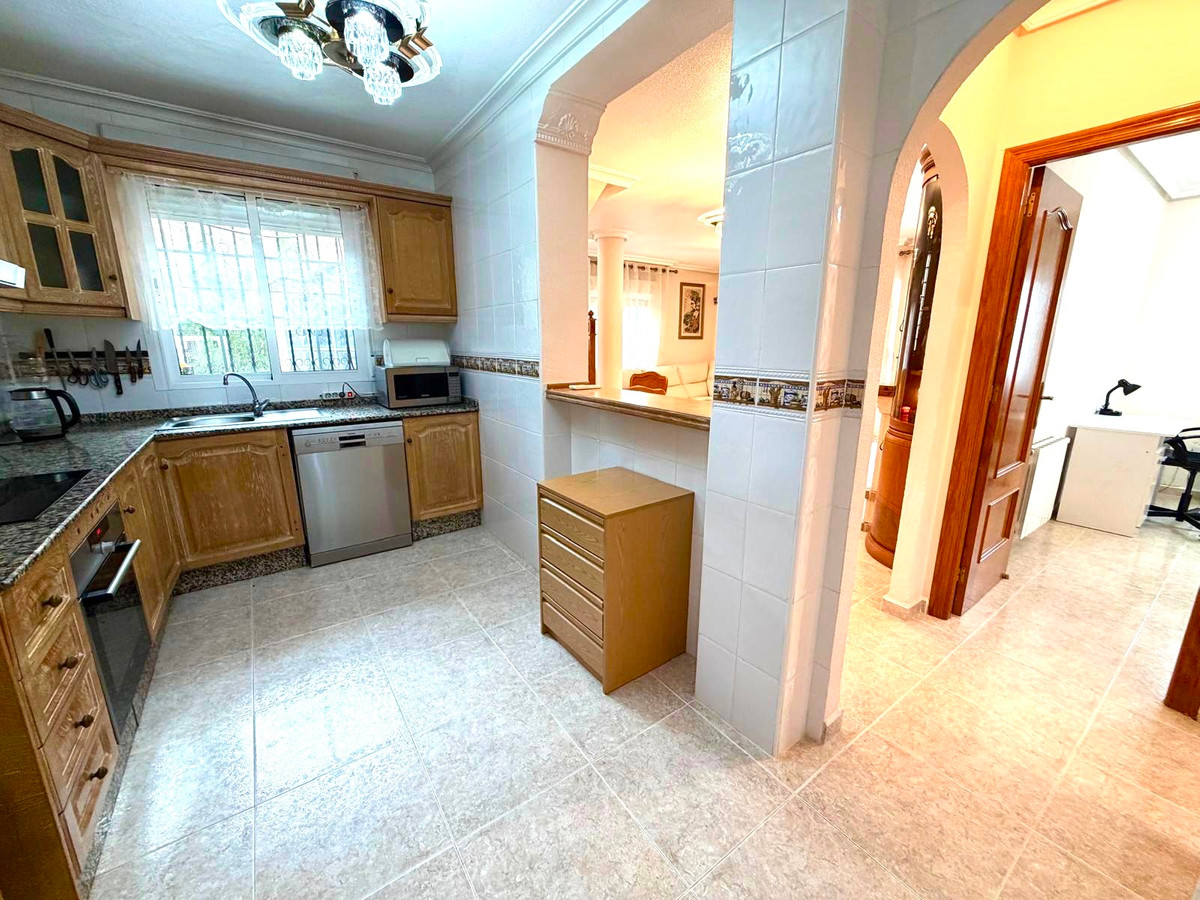 For sale - 3 Bedroom 2 Bathroom House - Detached Villa in Orihuela - Orihuela Costa  - Alicante