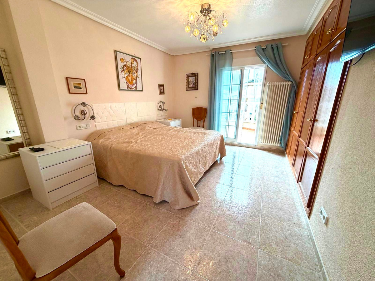 For sale - 3 Bedroom 2 Bathroom House - Detached Villa in Orihuela - Orihuela Costa  - Alicante