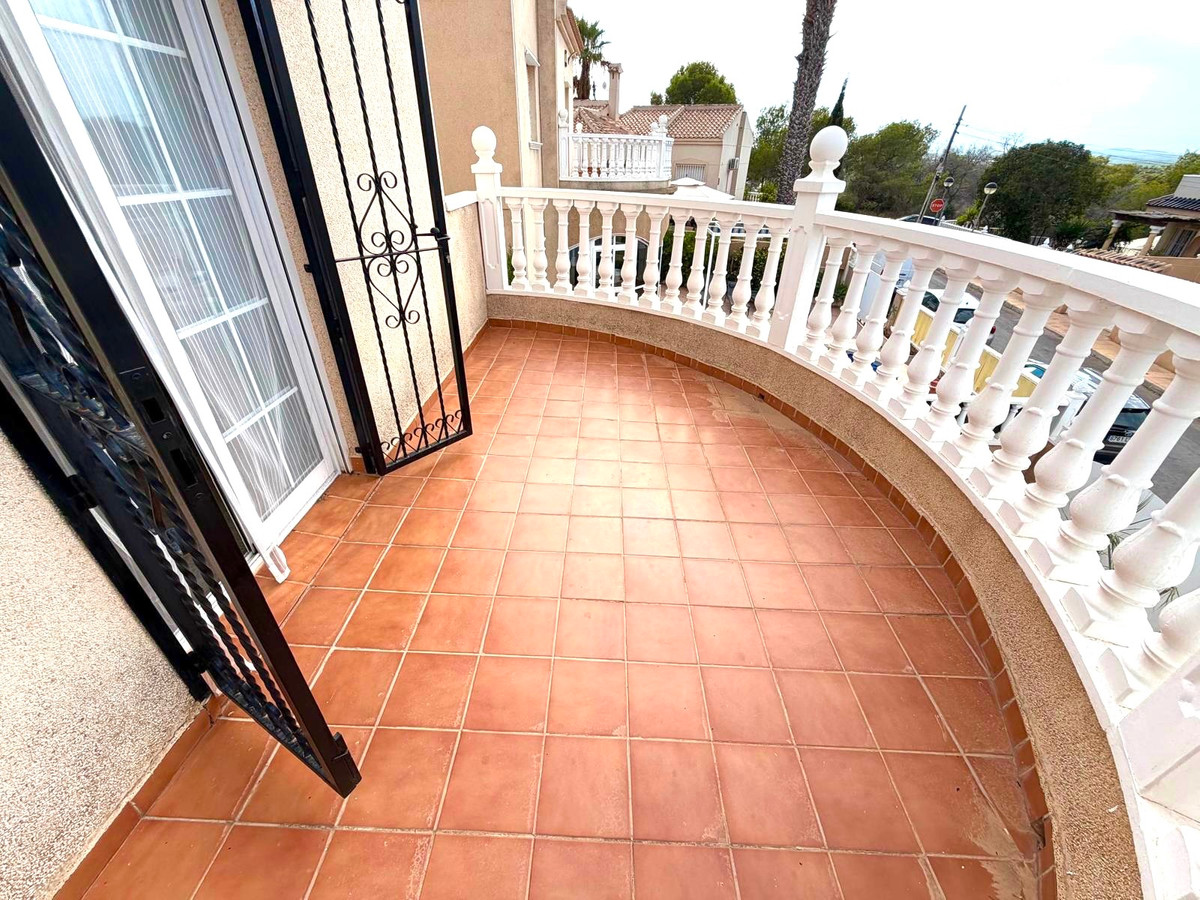 For sale - 3 Bedroom 2 Bathroom House - Detached Villa in Orihuela - Orihuela Costa  - Alicante