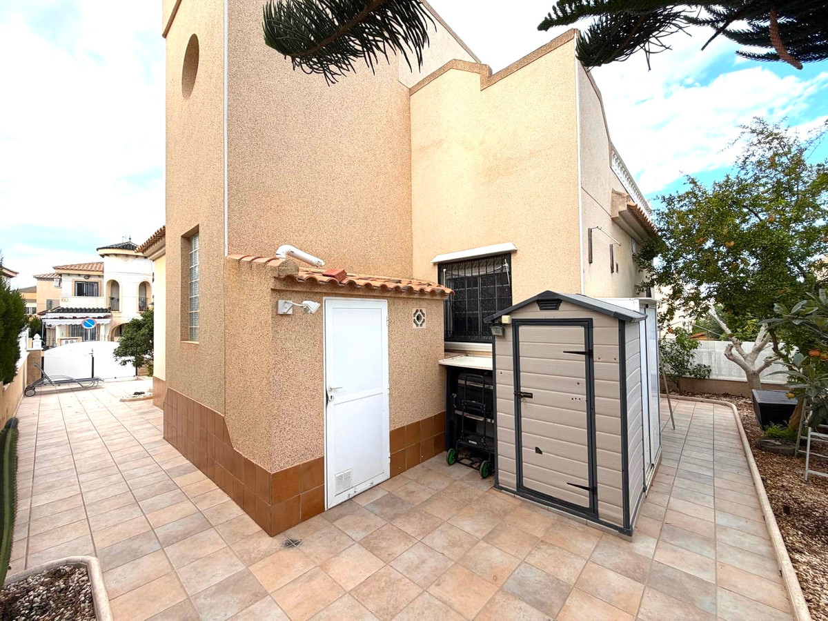 For sale - 3 Bedroom 2 Bathroom House - Detached Villa in Orihuela - Orihuela Costa  - Alicante