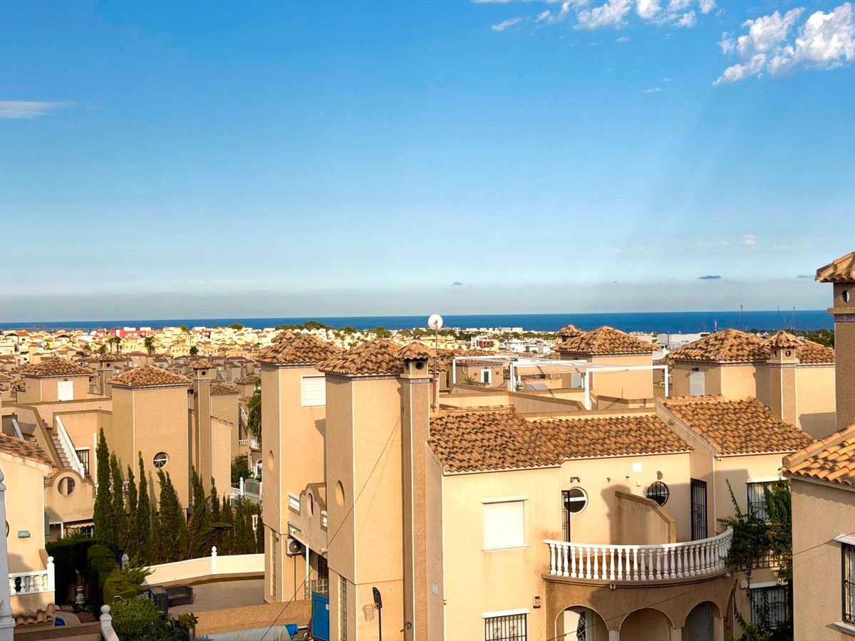 For sale - 3 Bedroom 2 Bathroom House - Detached Villa in Orihuela - Orihuela Costa  - Alicante