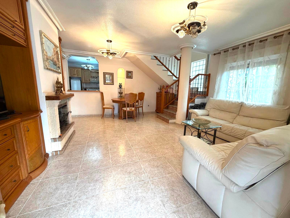 For sale - 3 Bedroom 2 Bathroom House - Detached Villa in Orihuela - Orihuela Costa  - Alicante