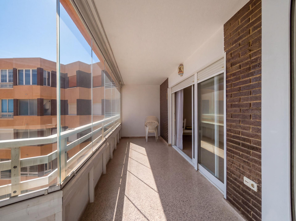For sale - 3 Bedroom 1 Bathroom Apartment - Middle Floor Apartment in Torrevieja - Torrevieja Centro  - Alicante