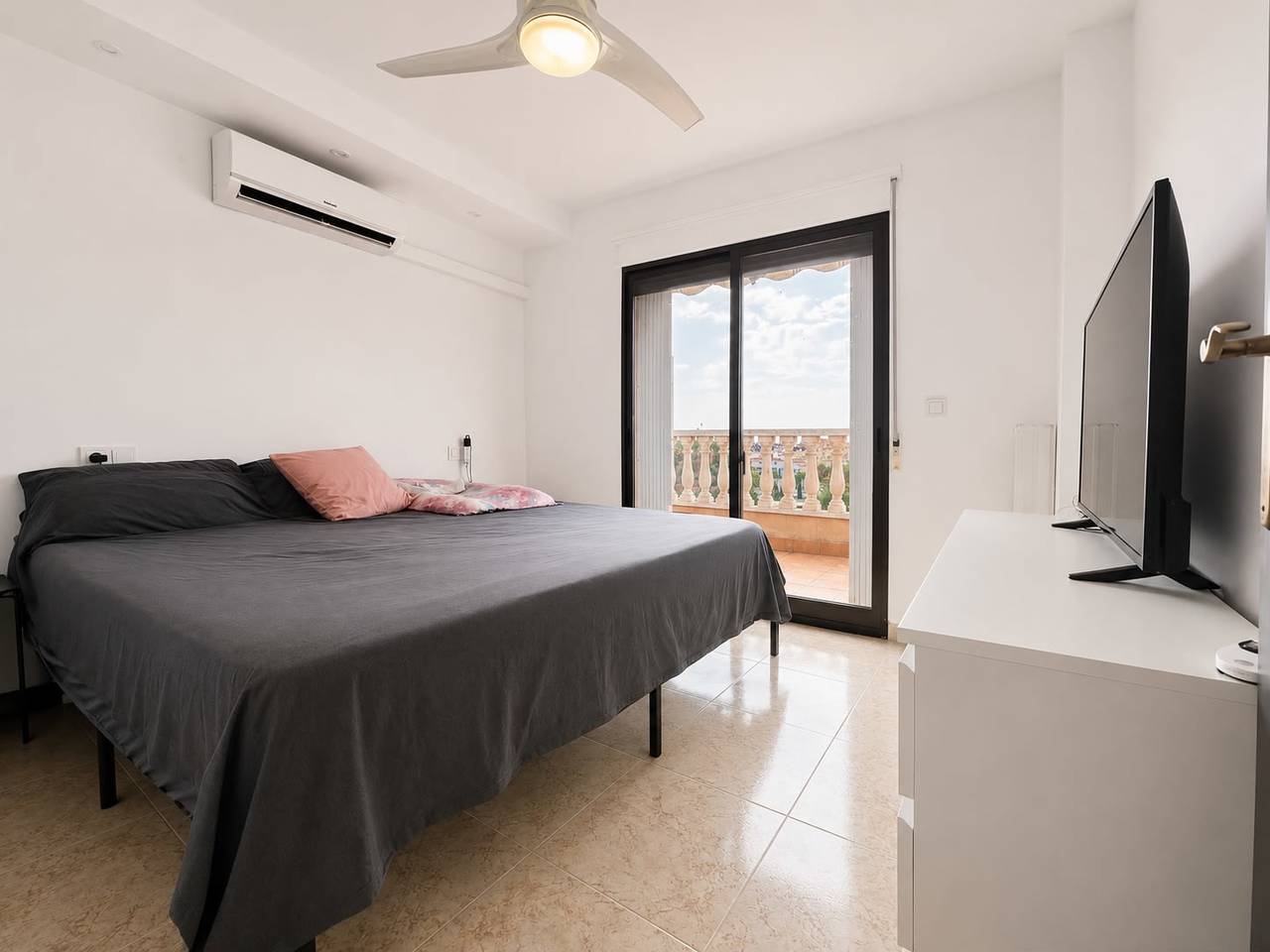 For sale - 2 Bedroom 2 Bathroom Villa in Villamartin - Blue Lagoon  - Alicante