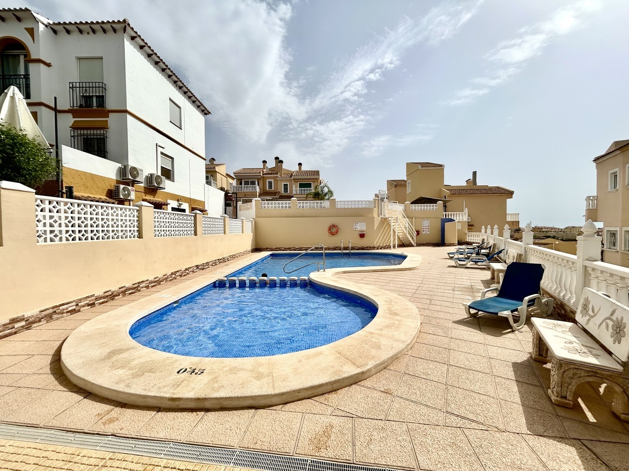 For sale - 2 Bedroom 2 Bathroom Villa in Villamartin - Blue Lagoon  - Alicante