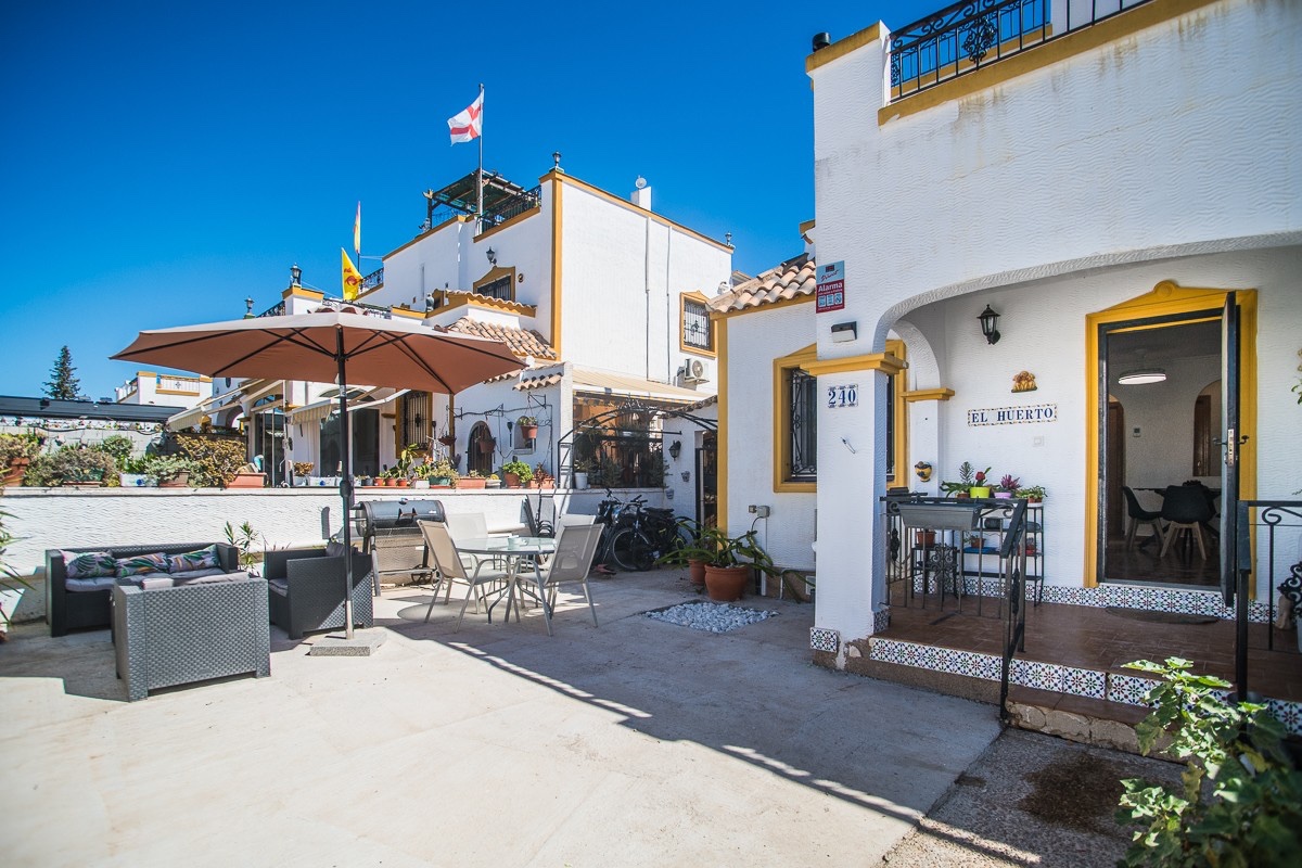 For sale - 3 Bedroom 1 Bathroom House in Vistabella golf - Vistabella Golf  - Alicante