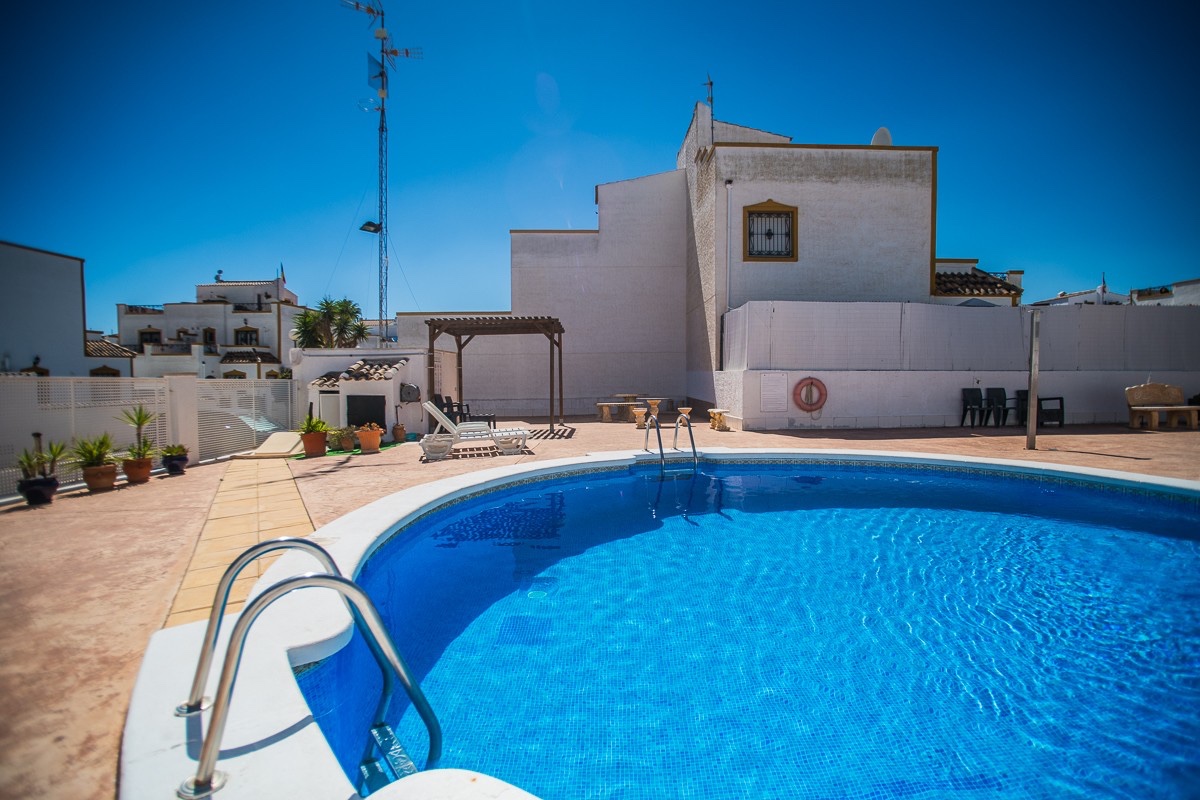 For sale - 3 Bedroom 1 Bathroom House in Vistabella golf - Vistabella Golf  - Alicante