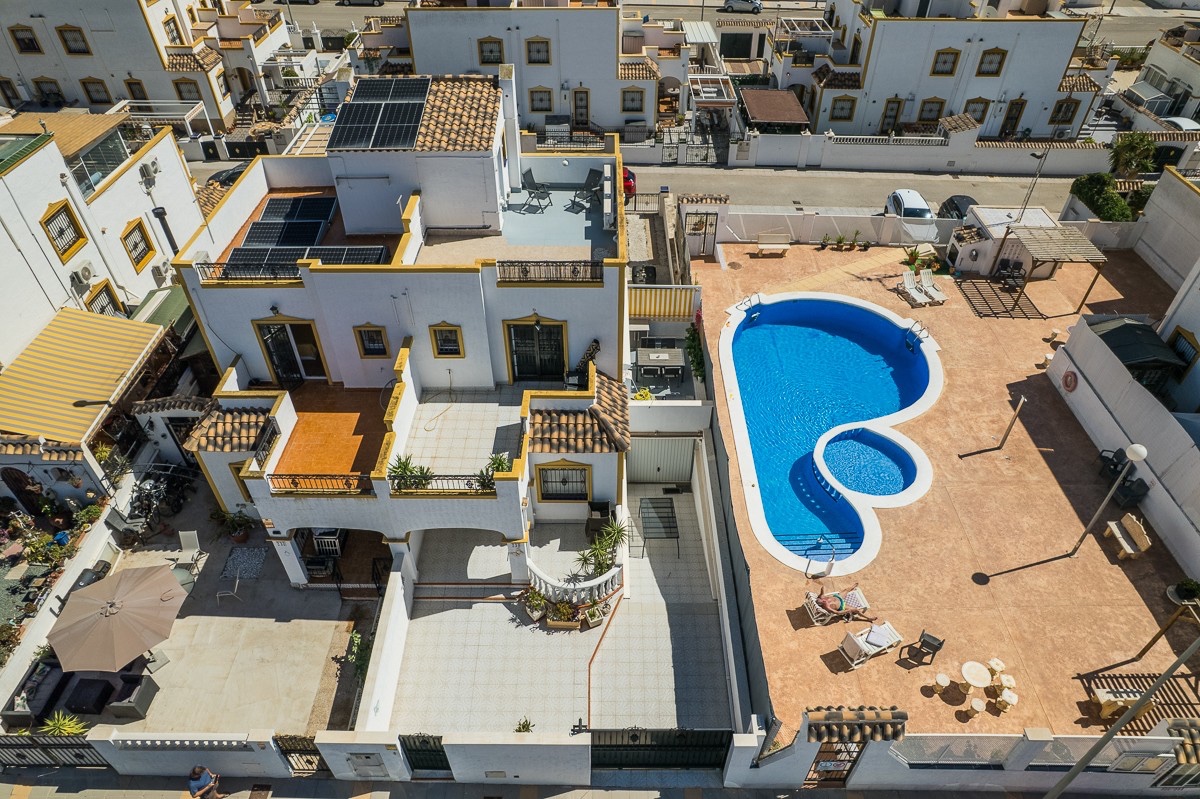 For sale - 3 Bedroom 1 Bathroom House in Vistabella golf - Vistabella Golf  - Alicante