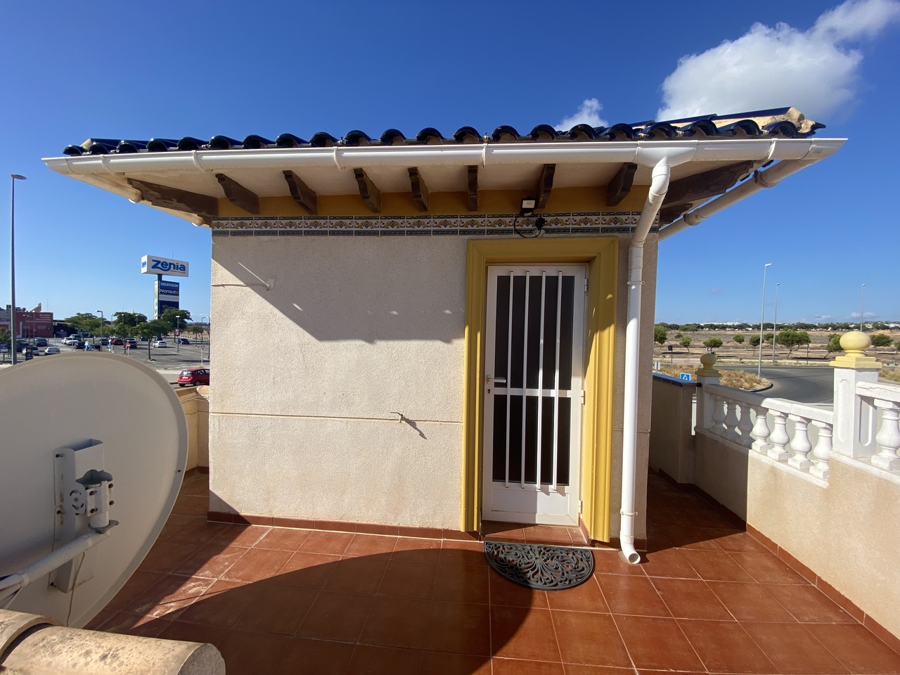 For sale - 5 Bedroom 3 Bathroom Villa in La Zenia - Costa Blanca  - Alicante