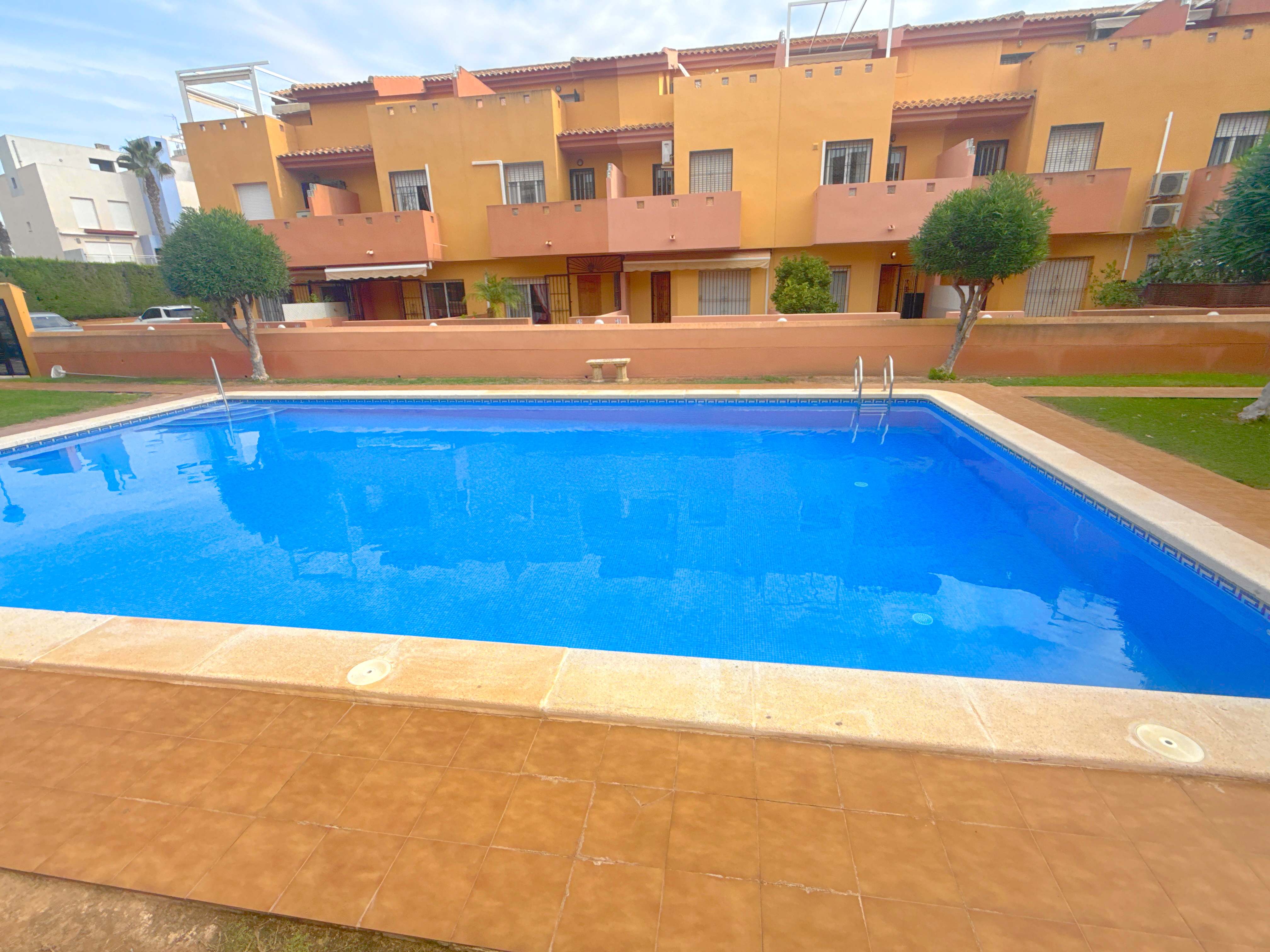 For sale - 3 Bedroom 2 Bathroom Townhouse in Cabo Roig -  - Alicante