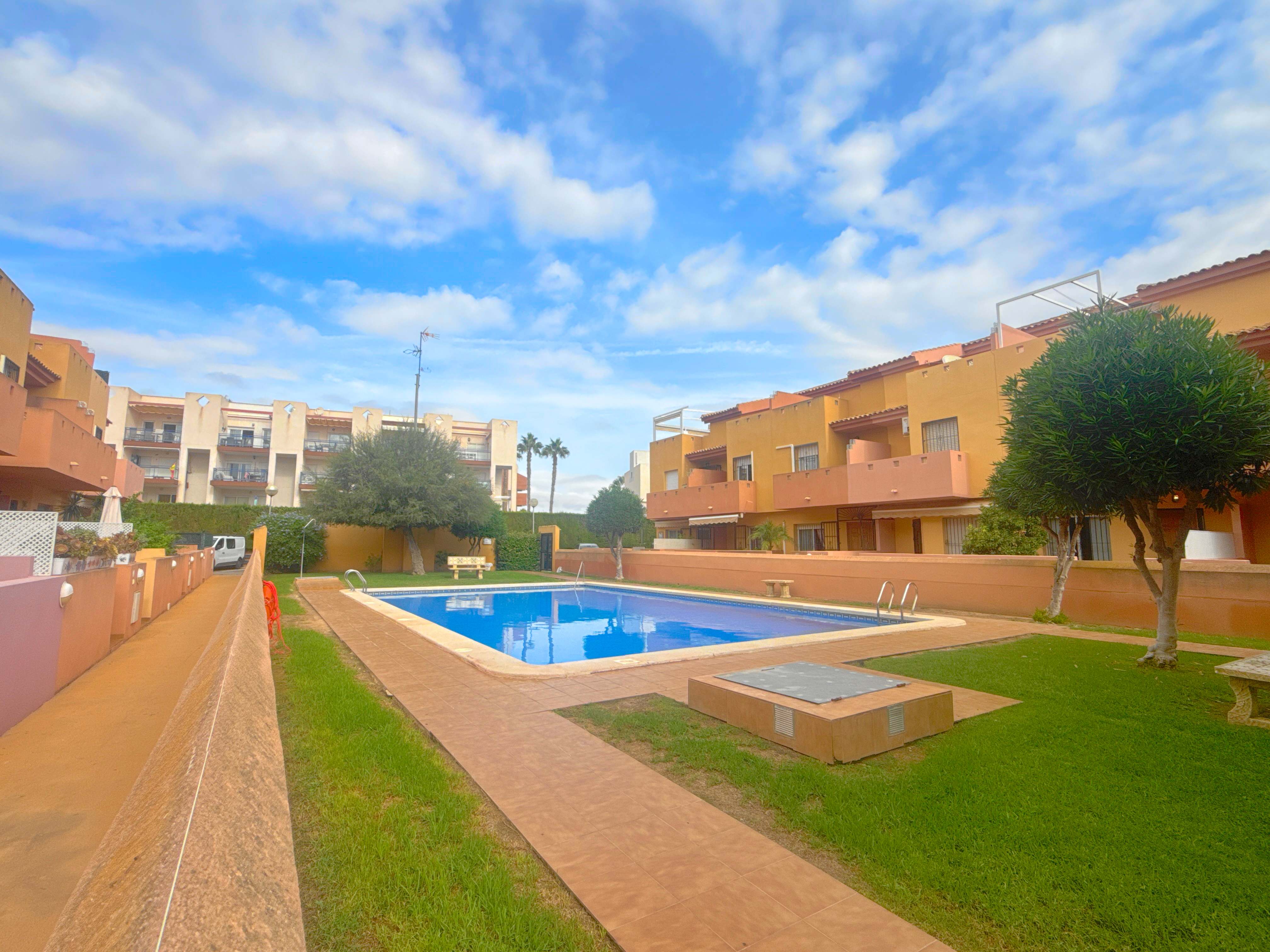 For sale - 3 Bedroom 2 Bathroom Townhouse in Cabo Roig -  - Alicante