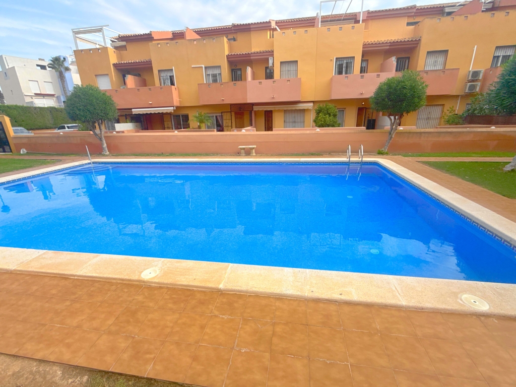 3 Bedroom 2 Bathroom Townhouse in Cabo Roig