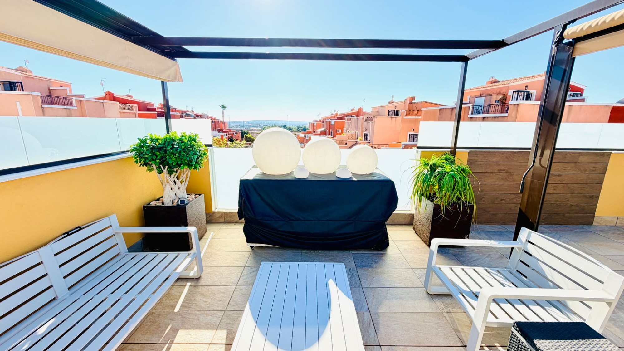 For sale - 3 Bedroom 2 Bathroom Semi-Detached Villa in Los Montesinos -  - Alicante