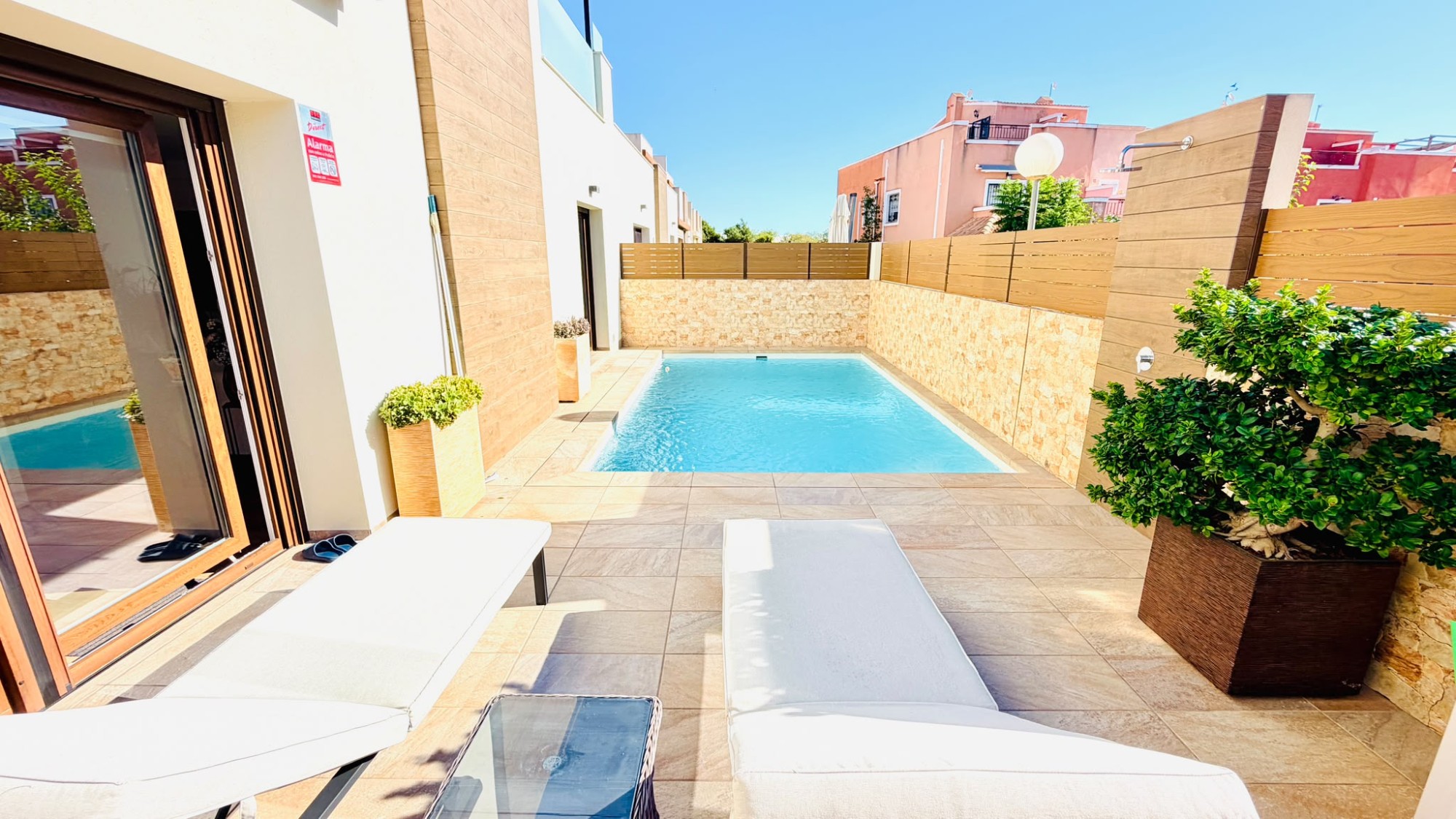 For sale - 3 Bedroom 2 Bathroom Semi-Detached Villa in Los Montesinos -  - Alicante