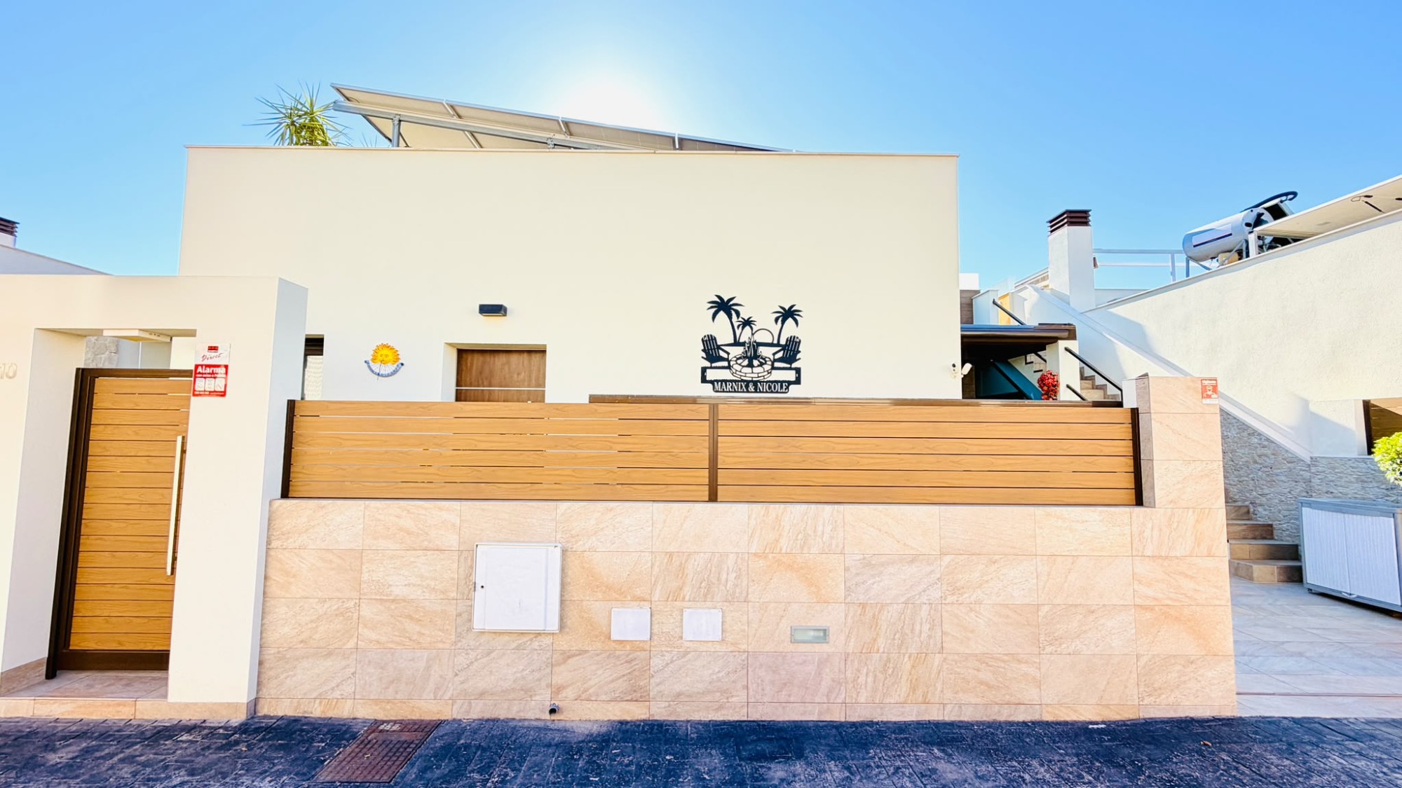 For sale - 3 Bedroom 2 Bathroom Semi-Detached Villa in Los Montesinos -  - Alicante